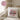 Lieblings Chefin – Kissen 40 × 40 cm mit Rückseite in Rosa – Wohnbeispiel #farbe_rosa