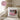 Tränke fürs Pferdepersonal – Kissen 40 × 40 cm mit Rückseite in Rosa – Wohnbeispiel #farbe_rosa