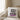 Hokus Pokus, Mittelfinger-Modus – Kissen 40 × 40 cm mit Rückseite in Weiß – Wohnbeispiel #farbe_weiss