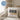 Die tut nix – die will nur Spritz – Kissen 40 × 40 cm mit Rückseite in Blau – Wohnbeispiel #farbe_blau