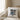 Mama loading – Kissen 40 × 40 cm mit Rückseite in Weiß – Wohnbeispiel #farbe_weiss