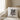Tante loading – Kissen 40 × 40 cm mit Rückseite in Weiß – Wohnbeispiel #farbe_weiss