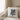 Tante loading – Kissen 40 × 40 cm mit Rückseite in Weiß – Wohnbeispiel #farbe_weiss