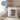 Sei mutig, stolz und du selbst – Kissen 40 × 40 cm mit Rückseite in Blau – Wohnbeispiel #farbe_blau