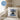 Einen Superheldn ohne Umhang nennt man Papa – Kissen 40 × 40 cm mit Rückseite in Blau – Wohnbeispiel #farbe_blau