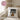 Bobr kurwa – Kissen 40 × 40 cm mit Rückseite in Rosa – Wohnbeispiel #farbe_rosa