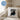 Das schwarze Schaf der Familie – Kissen 40 × 40 cm mit Rückseite in Blau – Wohnbeispiel #farbe_blau