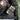Mein Sohn findet, dass ich der coolste Papa der Welt bin – Karabinerbecher 330 ml – Silber/Rot – Mit Deckel – Ansicht 4 #farbe_silber-rot